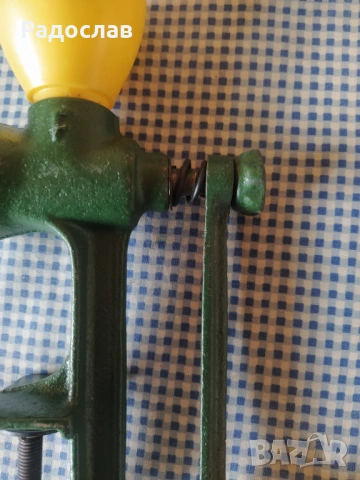 Стара метална мелничка за кафе или подправки , снимка 6 - Други - 53216262