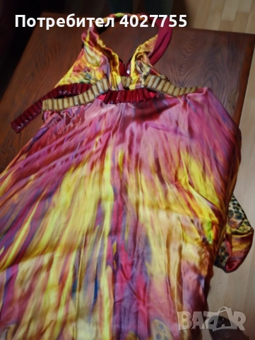 Рокля от естествена коприна. Чисто нова, с етикет