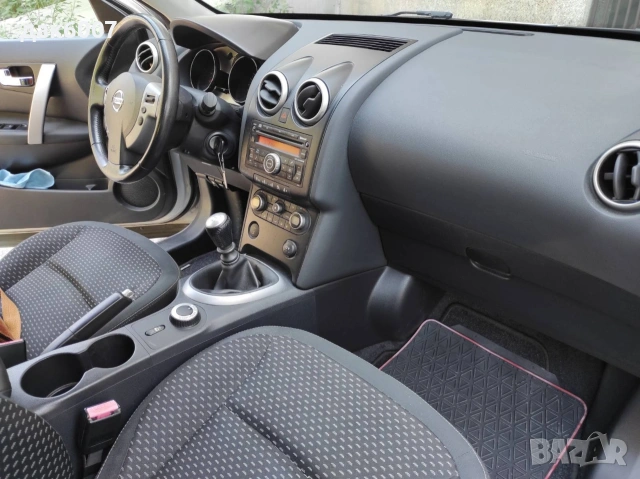 Nissan Qashqai, снимка 11 - Автомобили и джипове - 53169600