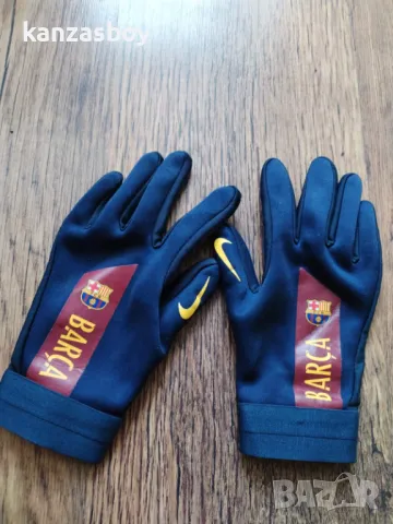 Nike Gloves  FC Barcelona Academy Hyperwarm Junior - юношески ръкавици , снимка 4 - Други - 49236589