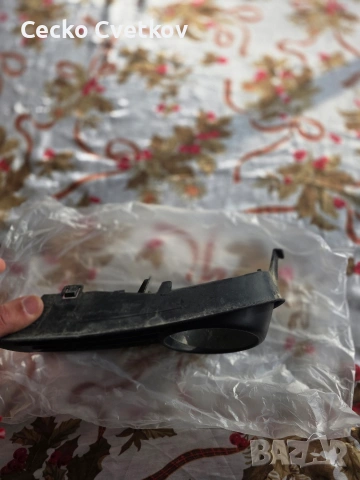 Решетка за ляв халоген на голф 5, снимка 4 - Части - 53677707