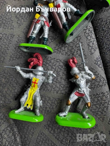 Фигурки средновековни войници - рицъри Britains deetail LTD Англия., снимка 3 - Колекции - 53850289
