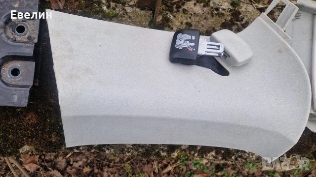 коланите от багажтика VW Touran 2006г, снимка 2 - Части - 53665707