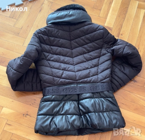 Черно яке Guess, снимка 2 - Якета - 53692385