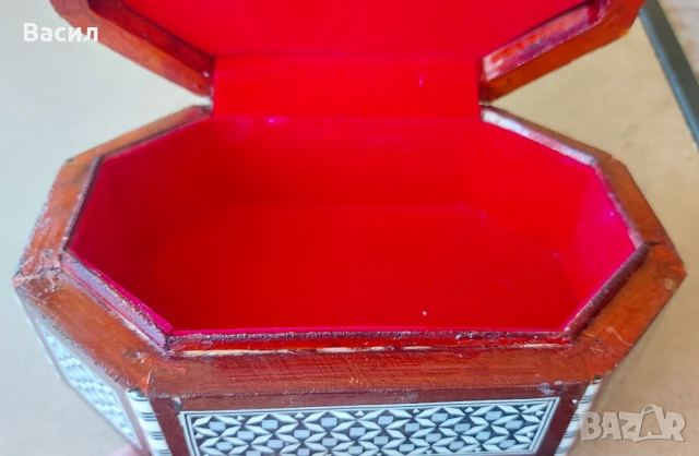 Стара дървена кутия за бижута седеф Интарзия, снимка 3 - Антикварни и старинни предмети - 50903321