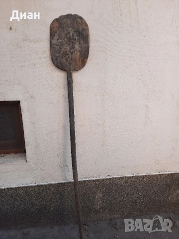 дървена лопата за хляб