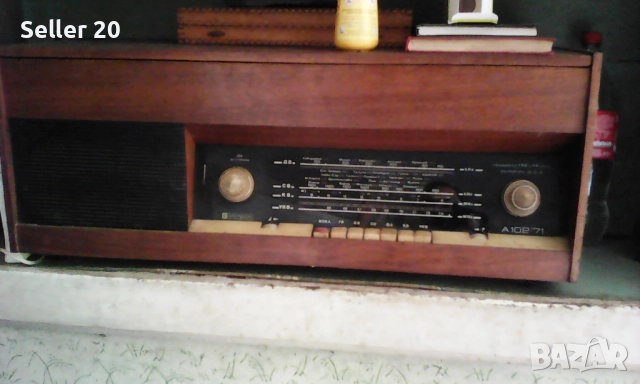 На части лампов радио-грамофон Респром Акорд 102-71