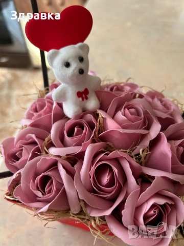 Кутия/букет  със сатенени/сапунени рози 