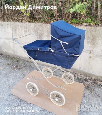 Стара бебешка количка , снимка 1 - Антикварни и старинни предмети - 46386534