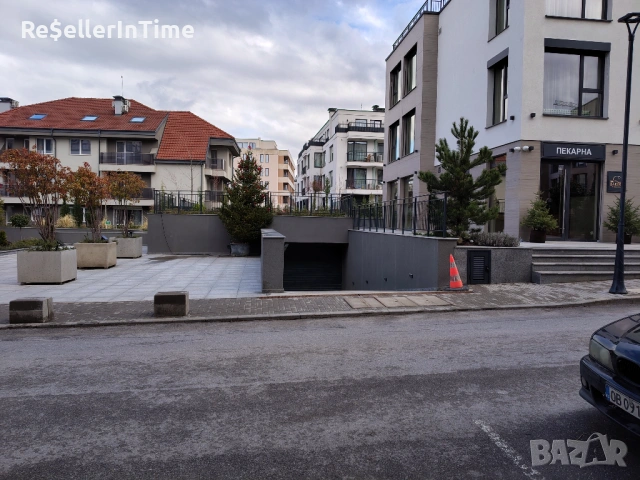 Отдава се под наем надземен гараж в кв Кръстова вада , снимка 6 - Гаражи и паркоместа - 53401309