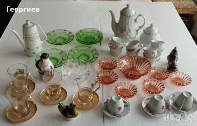 Сервиз сладко,купи,чинии цветно стъкло Сервиз кафе,порцеланови кани мляко.