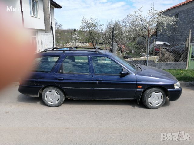 Ford escort 1.6L,  16V, Ghia, снимка 3 - Автомобили и джипове - 45114731