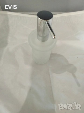 GROHE Essentials – Дозатор за течен сапун (Стъкло/Хром), снимка 4 - Други стоки за дома - 54145508