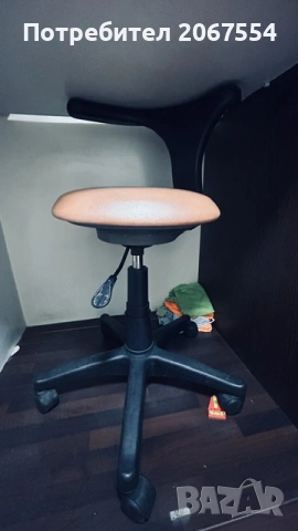 Въртящ стол за работа за зъболекар или фризьор, снимка 2 - Столове - 54046800