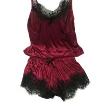 Елегантна дамска пижама – топ, къси панталонки и сатениран аксесоар. Цветове - чисто черен/черен, че, снимка 10 - Пижами - 45718034