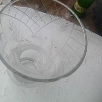 Красива кристална ваза с лек дефект, снимка 2 - Вази - 45750908