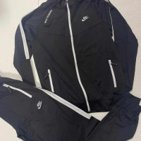 Nike екип, анцунг , снимка 1 - Спортни дрехи, екипи - 44943519