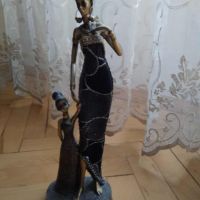 Красива африканска статуетка на майка и дъщеря, снимка 2 - Антикварни и старинни предмети - 45857310