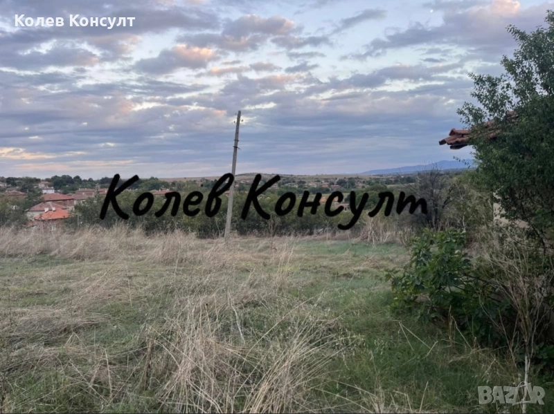 Продавам къща с. Достиеево, снимка 1