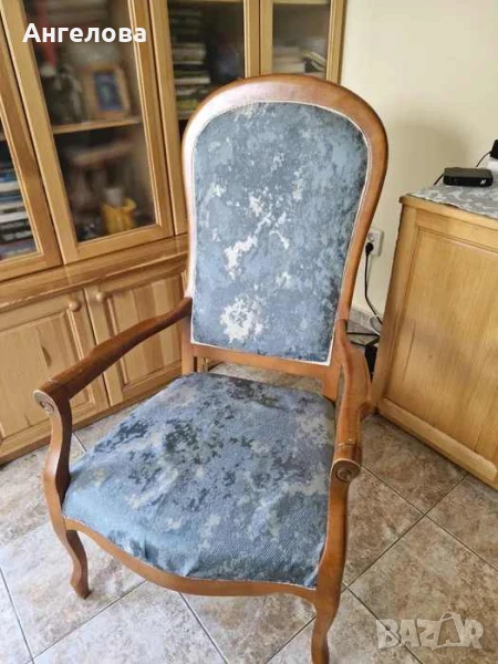 Старинно кресло от дърво с нова тапицерия, снимка 1