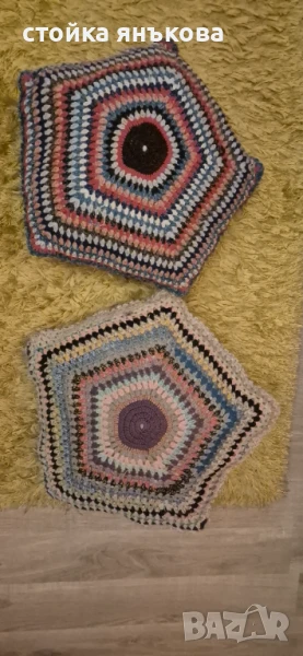 Продавам плетени възглавнички на една кука., снимка 1