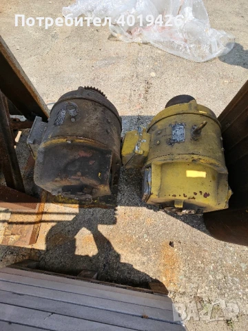 Продавам правотокови електродвигатели на снимката, снимка 3 - Електродвигатели - 51159329