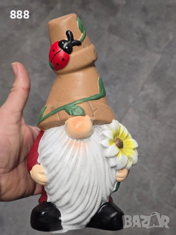 градински фигурки джуджета соларни лампи 