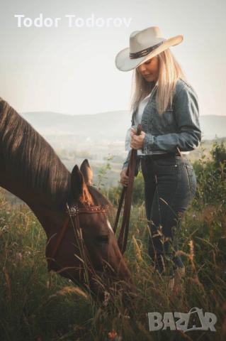 Фотосесия с кон | Артистичен стил и незабравимо изживяване