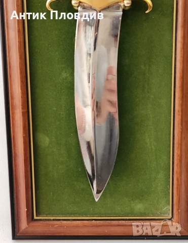 Декоративен Bowie нож с дръжка бухал в рамка, снимка 3 - Антикварни и старинни предмети - 53723029
