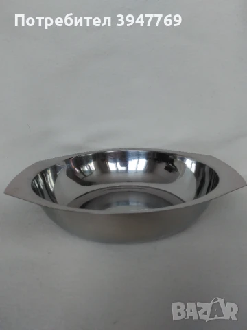 метална чиния