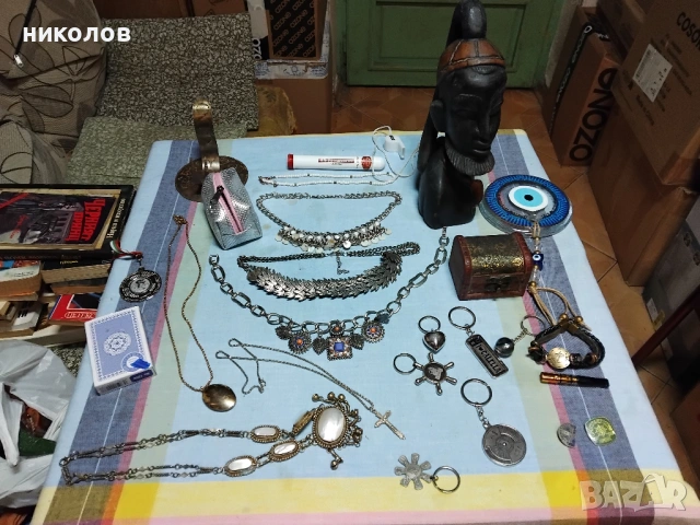 СТАРИ БИЖУТА И ПРЕДМЕТИ