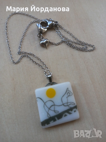 Авторско колие (медальон) от порцелан "Котка", снимка 4 - Колиета, медальони, синджири - 52846834