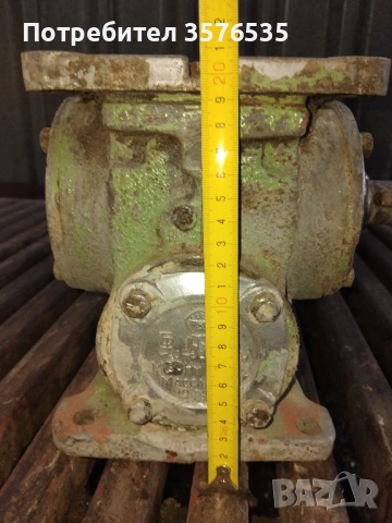 Червячен редуктор 1Ч-63А (1:10) – СССР | С ремъчна шайба |, снимка 6 - Други машини и части - 53751933