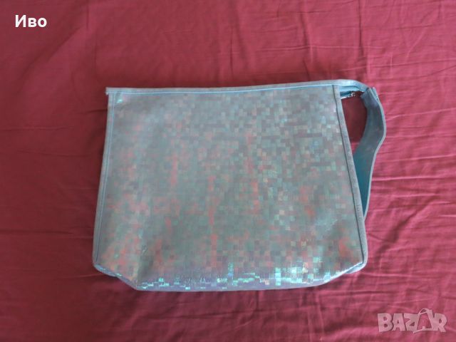 Продавам дамска плажна-за аксесоари чанта., снимка 1 - Чанти - 46217167