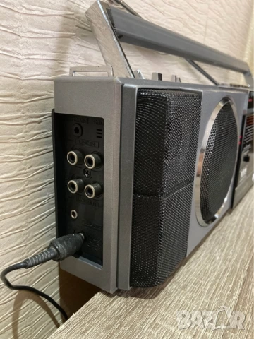 HITACHI TRK-6701W VINTAGE RETRO BOOMBOX радио касетофон, снимка 9 - Радиокасетофони, транзистори - 53822203