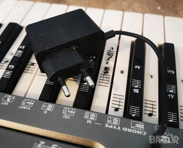 Синтезатор клавир YAMAHA EZ-250i пиано с динамична светеща клавиатура 5 октави, снимка 10 - Синтезатори - 51090450