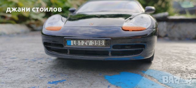 Продавам Porsche Carrera 911 1/18 Burago , снимка 8 - Колекции - 45579224