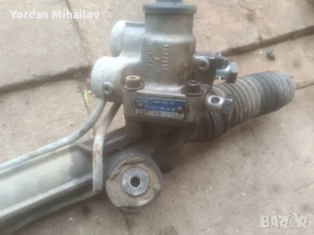 Рейка за Мерцедес Е-класа W210, снимка 2 - Части - 49849061