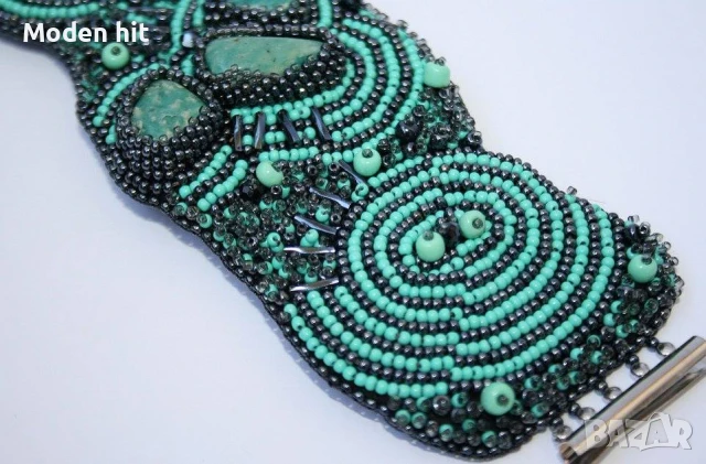 Ръчна изработка. Гривна с амазонит /бродерия с мъниста Toho и Preciosa/., снимка 3 - Гривни - 50809114