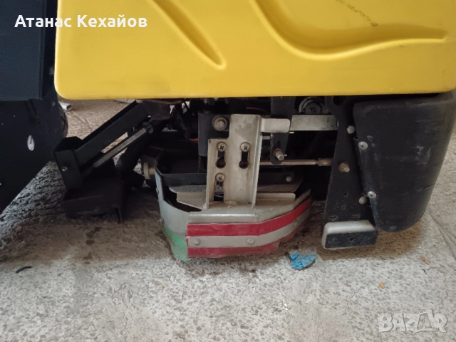 машина за почистване на под Karcher, снимка 3 - Други машини и части - 51870541