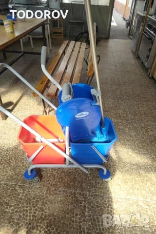 продавам количка за почистване Hagleitner 