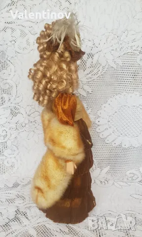 Порцеланова кукла със стойка , снимка 5 - Кукли - 50049599