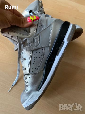 Оригинални мараронки Jordan Flight 45 High GS 'Metallic Silver'! 38,5 н, снимка 7 - Маратонки - 46733032