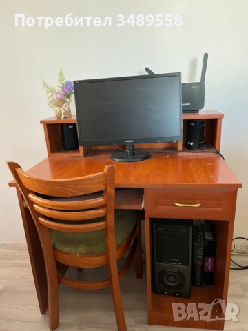 Продавам бюро за компютър