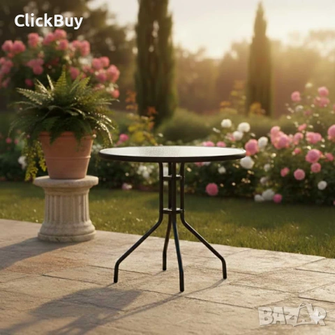 Минимализъм и стабилност в едно – стилна масичка за кафе на открито