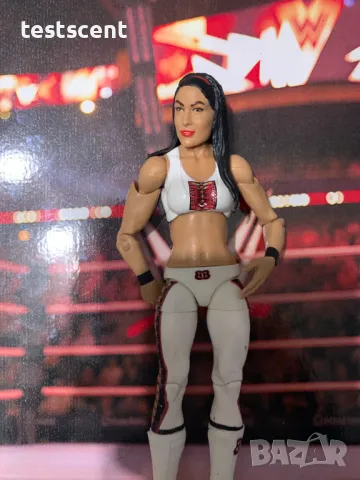 Екшън фигура WWE Brie Bella Бри Бела mattel elite action figure играчка bella twins, снимка 6 - Фигурки - 48747607