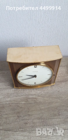Настолен часовник JUNGHANS Електроник, снимка 2 - Антикварни и старинни предмети - 54008271