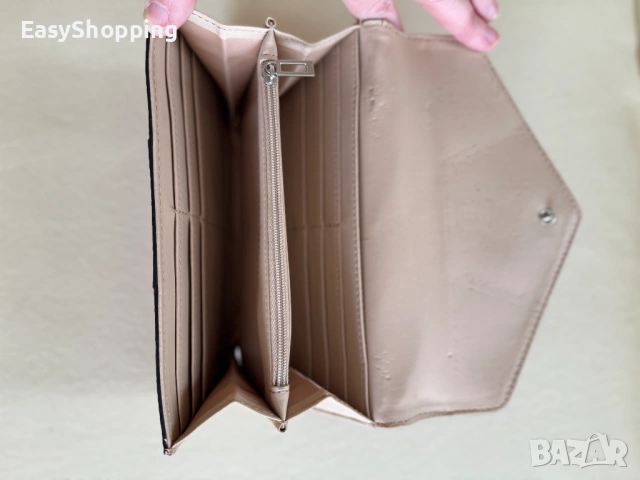  Дамски портфейл Guess, снимка 4 - Портфейли, портмонета - 54266027