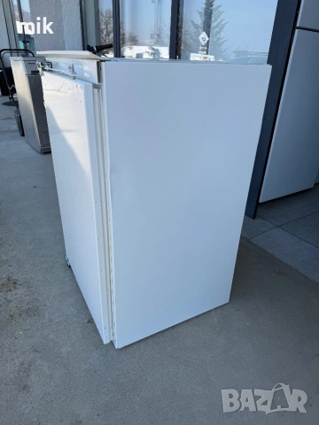 Малък хладилник Миеле за вграждане, снимка 5 - Хладилници - 53703445