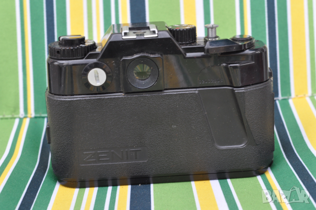 Фотоапарат Zenit 122 с обектив Helios-44M-6, снимка 2 - Фотоапарати - 45045807